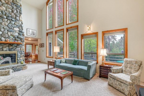 Near Wine Trail Home with Deck in Grants Pass!